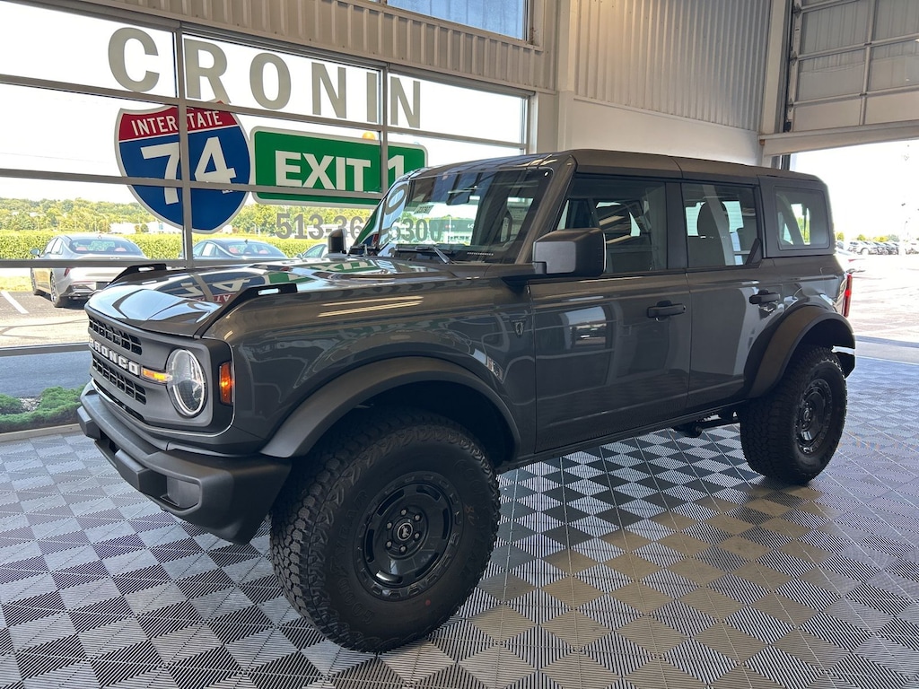 New 2025 Ford Bronco Base SUV