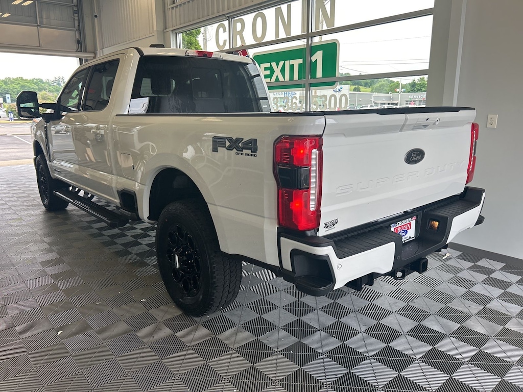 New 2025 Ford F-250 F-250 Lariat TRUCK