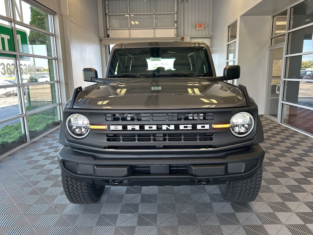 New 2025 Ford Bronco Base SUV